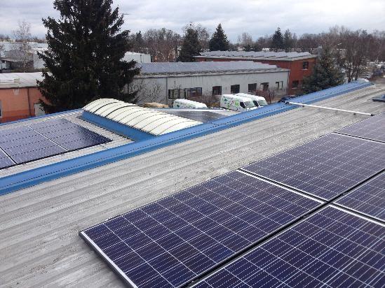 Photovoltaikanlagen auf dem Dach der Firma Märkische Kiste